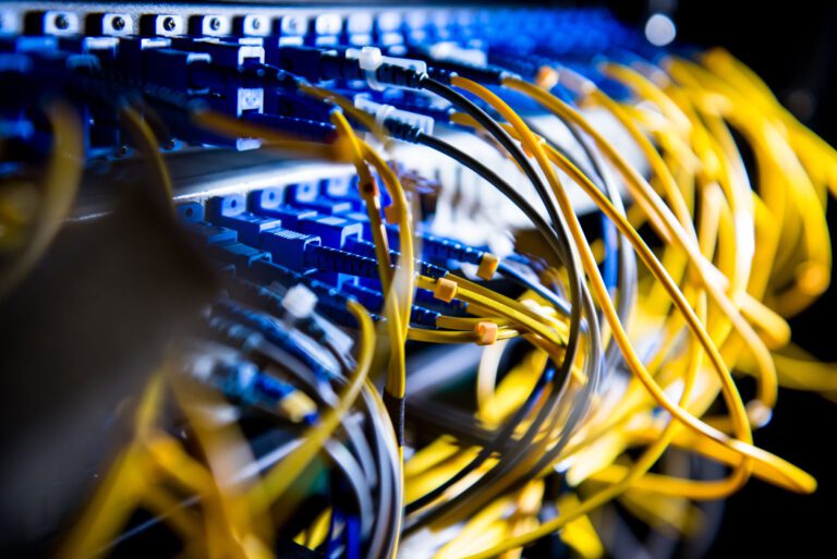 Fiber Optic คืออะไร ? สายไฟเบอร์ออฟติก, สายใยแก้วนําแสง ทำหน้าที่อย่างไร